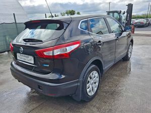 2015 Nissan Qashqai 1.5 Diesel - Image 4