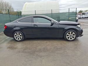 152 Mercedes C-Class Automatic - Image 4