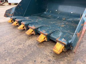 new 48 INCH  HYUNDAI BUCKET ....70mm ....264pf - Image 3