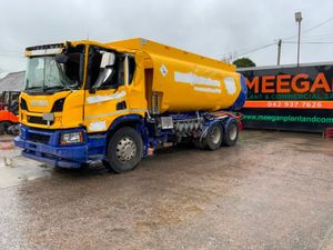 Scania P-Series 6 x 4 NEXT GEN p320 FUEL TANKER PA - Image 2