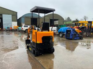 DIESEL  MIVA 1.5 TON MINI  MICRO DIGGER.......88w. - Image 4