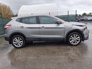 2015 Nissan Qashqai 1.5 Diesel - Image 3
