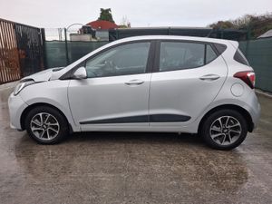 2018 Hyundai i10 Deluxe 1.0 Petrol - Image 2