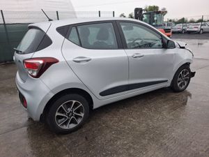 2018 Hyundai i10 Deluxe 1.0 Petrol - Image 4