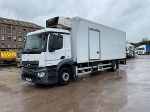 2015 Mercedes 1824 Antos 4x2 Fridge - Image 3
