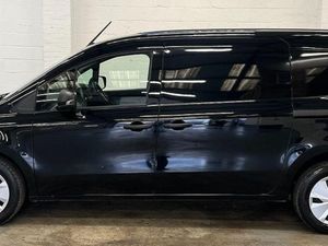 2023 Nissan Townstar Panel Van - Image 2