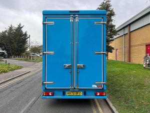 2022 Peugeot Boxer Luton Box Van - Image 3