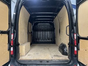 2023 Renault Master Medium Roof Panel Van - Image 4