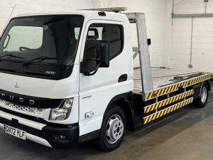 2022 Mitsubishi Canter Vehicle Transporter Van - Image 4