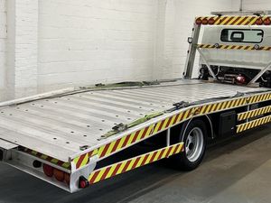 2022 Mitsubishi Canter Vehicle Transporter Van - Image 2