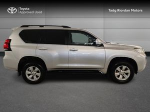 Toyota Land Cruiser LWB COMM A/T - Image 3