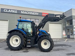 Valtra N135A G5s Loader - Image 3