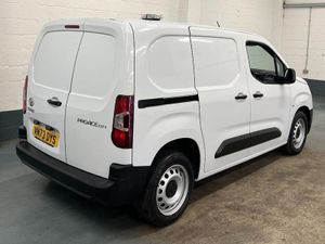 2023 Toyota Proace City Small Panel Van - Image 4