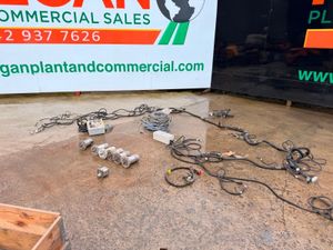 loom + control box + hydraulic pumps.....1231 - Image 3