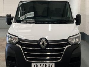 2023 Renault Master Medium Roof Panel Van - Image 2