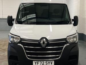 2023 Renault Master Medium Roof Panel Van - Image 2