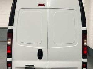 2021 Renault Trafic High Roof Panel Van - Image 4