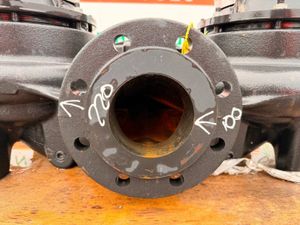 GRUNDFOS twin head in line centrifugal pump ...230 - Image 3