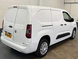 2020 Vauxhall Combo Panel Van - Image 2