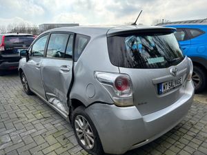 12 Verso D4D 2.0 7 Seats Drives 130k miles - Image 4