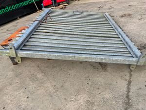 20ft. PALISADE FENCING  ENTRANCE GATES.....0612. - Image 3