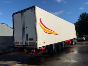 2010 Schmitz Tri Axle Fridge - Image 3