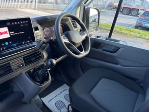 Volkswagen Crafter CRAFTER T 30 MWB 140BHP  M6F 5D - Image 3