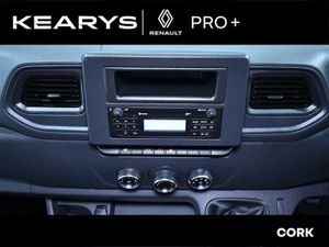 Renault Master FWD LM35 Blue dCi 135 Business MY22 - Image 4