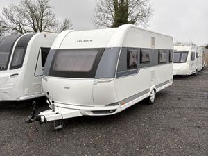 Hobby Excellent 4 Berth Fixed Single Beds Caravan - Image 2