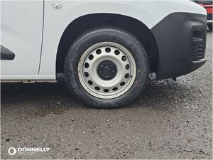 Peugeot Partner Standard Diesel Professional Premi - Image 4