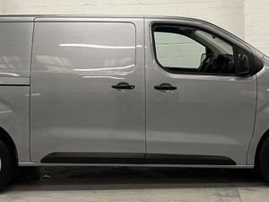 2023 Peugeot Expert Panel Van - Image 2