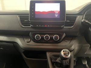 2023 Renault Trafic Panel Van - Image 4