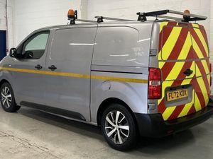 2022 Toyota Proace Panel Van - Image 4