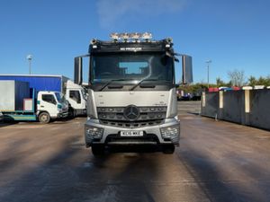 2016 Mercedes Arocs 1827 4x2 18T Tipper - Image 2
