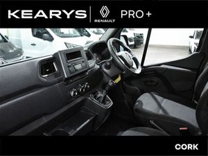 Renault Master FWD LM35 Blue dCi 135 Business MY22 - Image 2