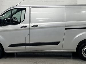 2023 Ford Transit Custom Panel Van - Image 4