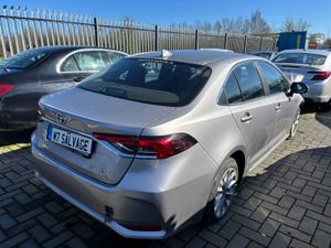 20 Corolla Hybrid Starts 36km - Image 3