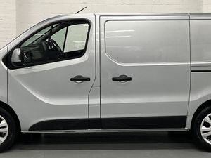 2024 Renault Trafic Panel Van - Image 2