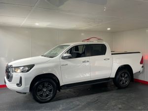 Toyota Hilux 2.4 SR5 DOUBLE CAB - Image 4