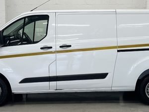 2022 Ford Transit Custom Panel Van - Image 4