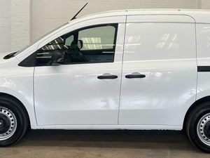 2022 Renault Kangoo Panel Van - Image 2