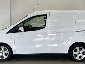 2022 Ford Transit Courier Panel Van - Image 4