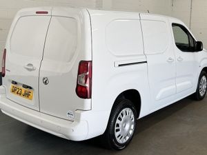2023 Vauxhall Combo Panel Van - Image 3