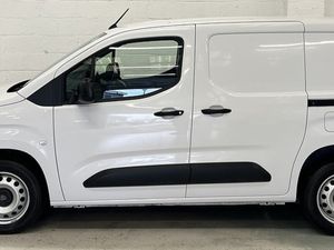 2024 Peugeot Partner Panel Van - Image 4