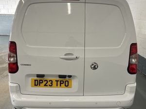 2023 Vauxhall Combo Panel Van - Image 3