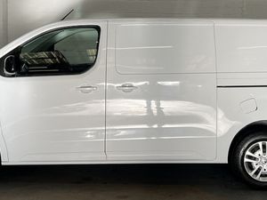 2022 Vauxhall Vivaro Panel Van - Image 4