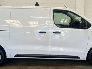 2024 Peugeot Expert Panel Van - Image 4