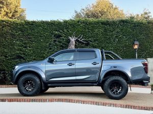 252D Arctic D-Max delivery mileage fully loaded - Image 3