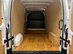 2023 Nissan Interstar Panel Van - Image 3