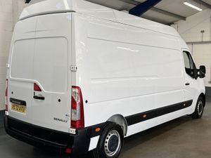 2023 Renault Master High Roof Panel Van - Image 3
